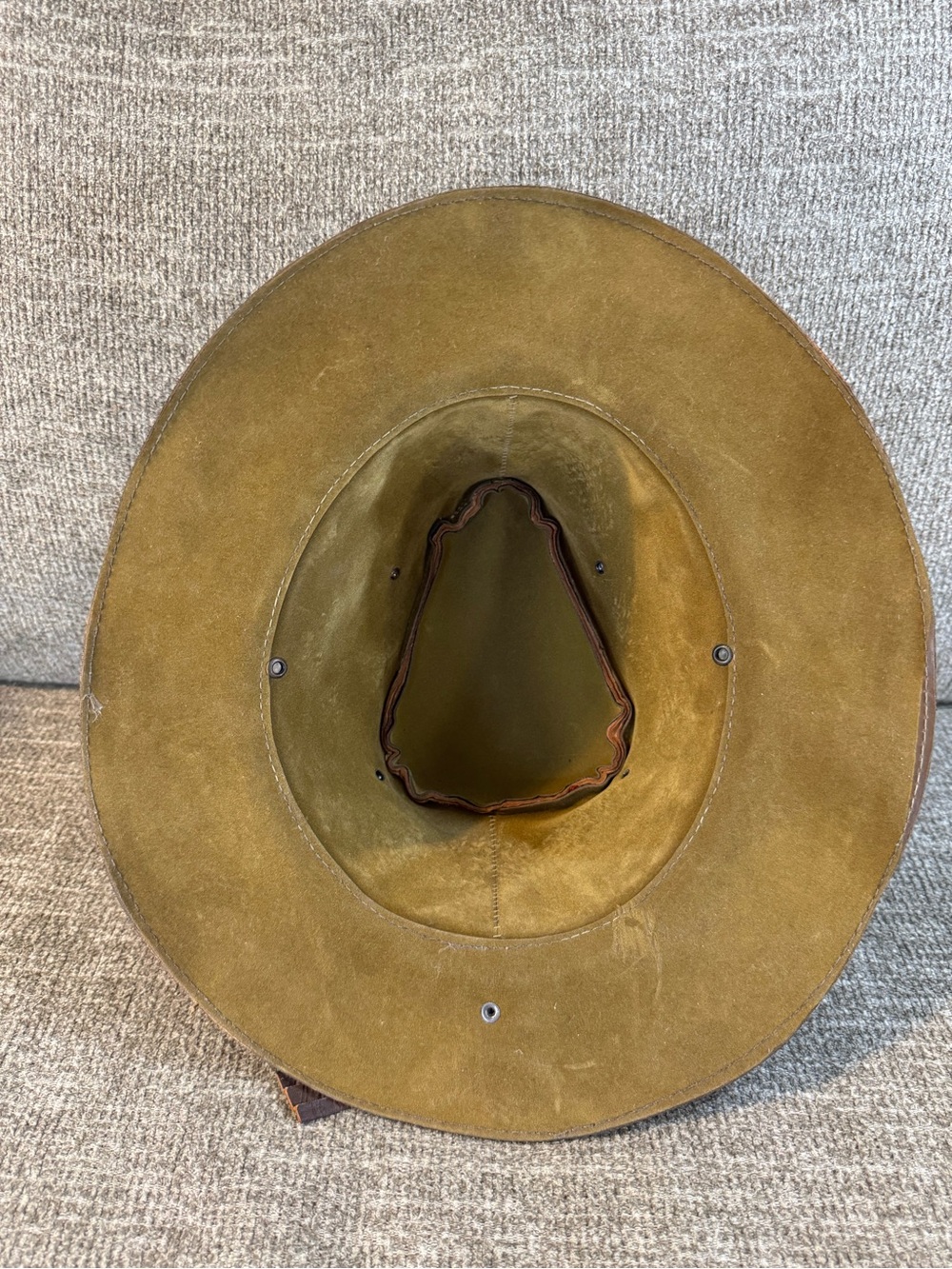Leather Outback Hat with Red Accent - Size Medium/Large - Picture 9 of 9